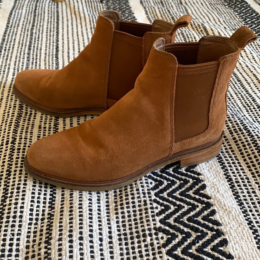 Clarks Arlo Chelsea boot suede